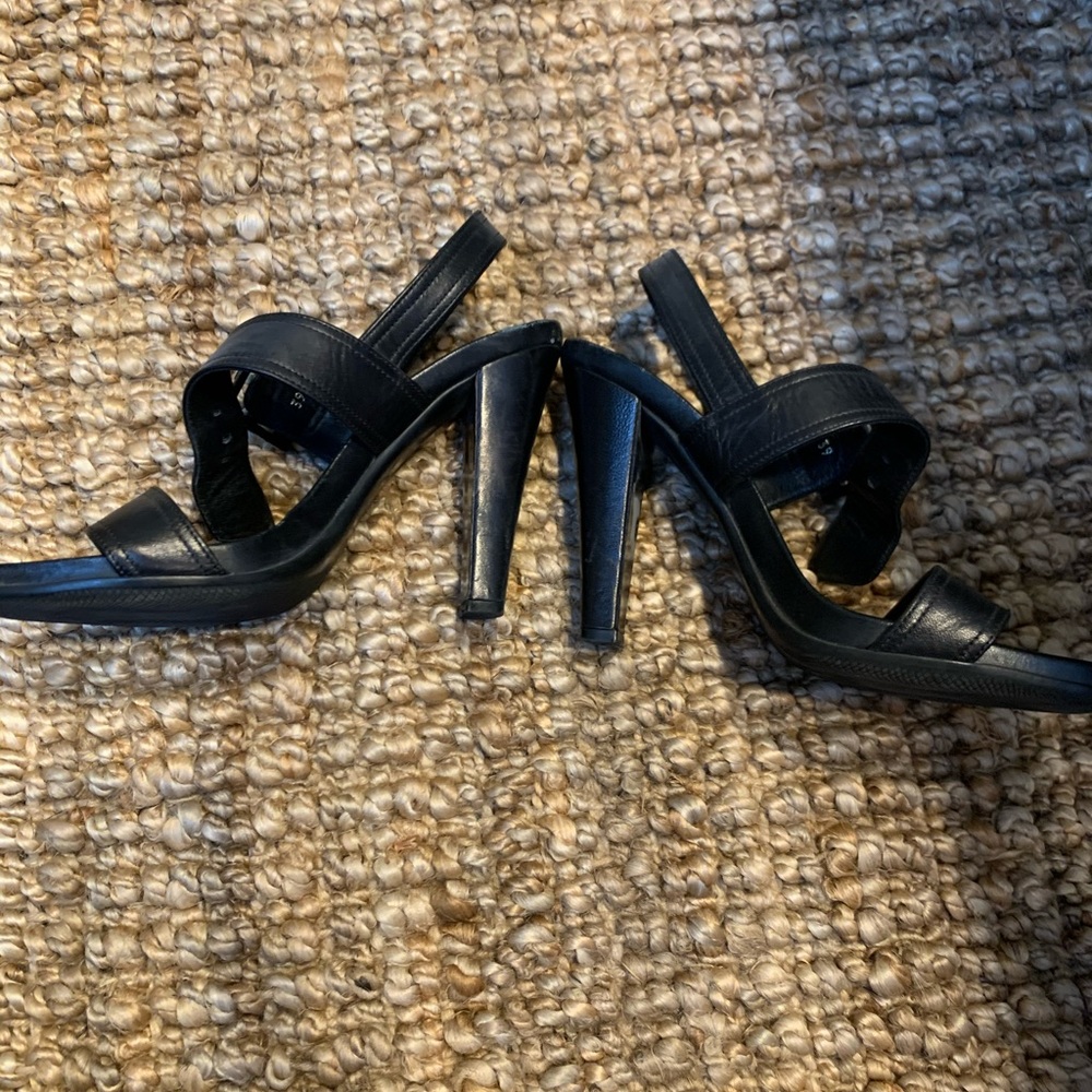 Prada sandals - Picture 2 of 4